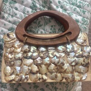 Natural Shell Accent Tote Bag with Wooden Handles